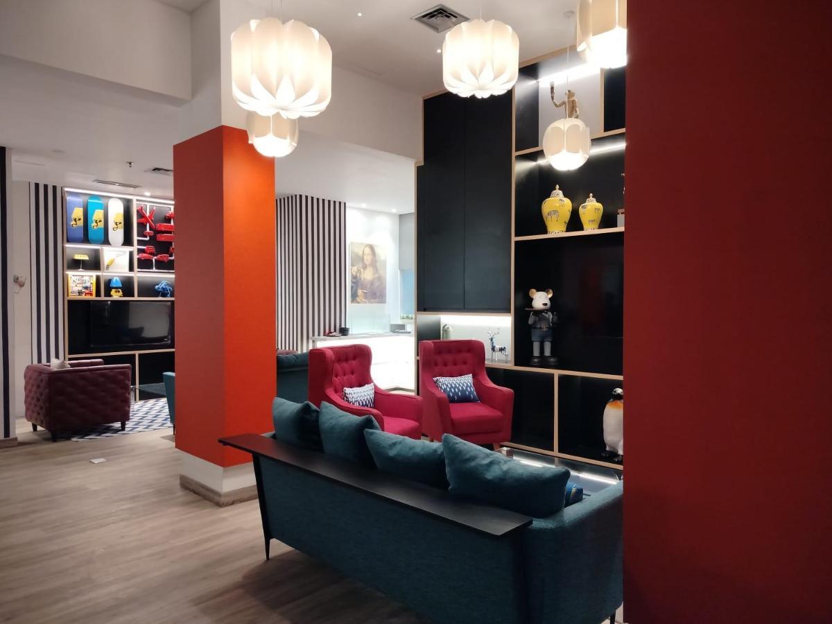 Moritz Biz Gandaria Hotel Jakarta Buitenkant foto
