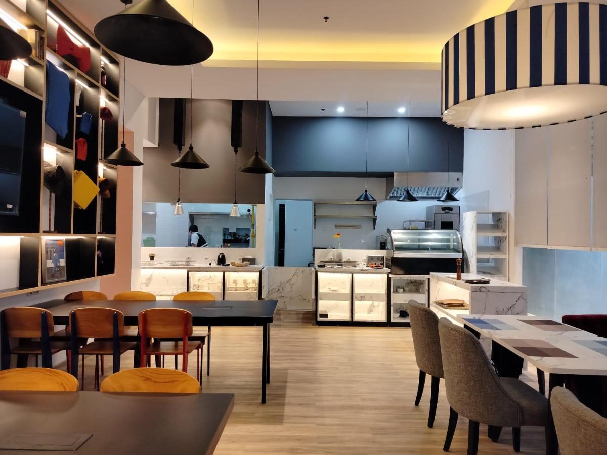 Moritz Biz Gandaria Hotel Jakarta Buitenkant foto