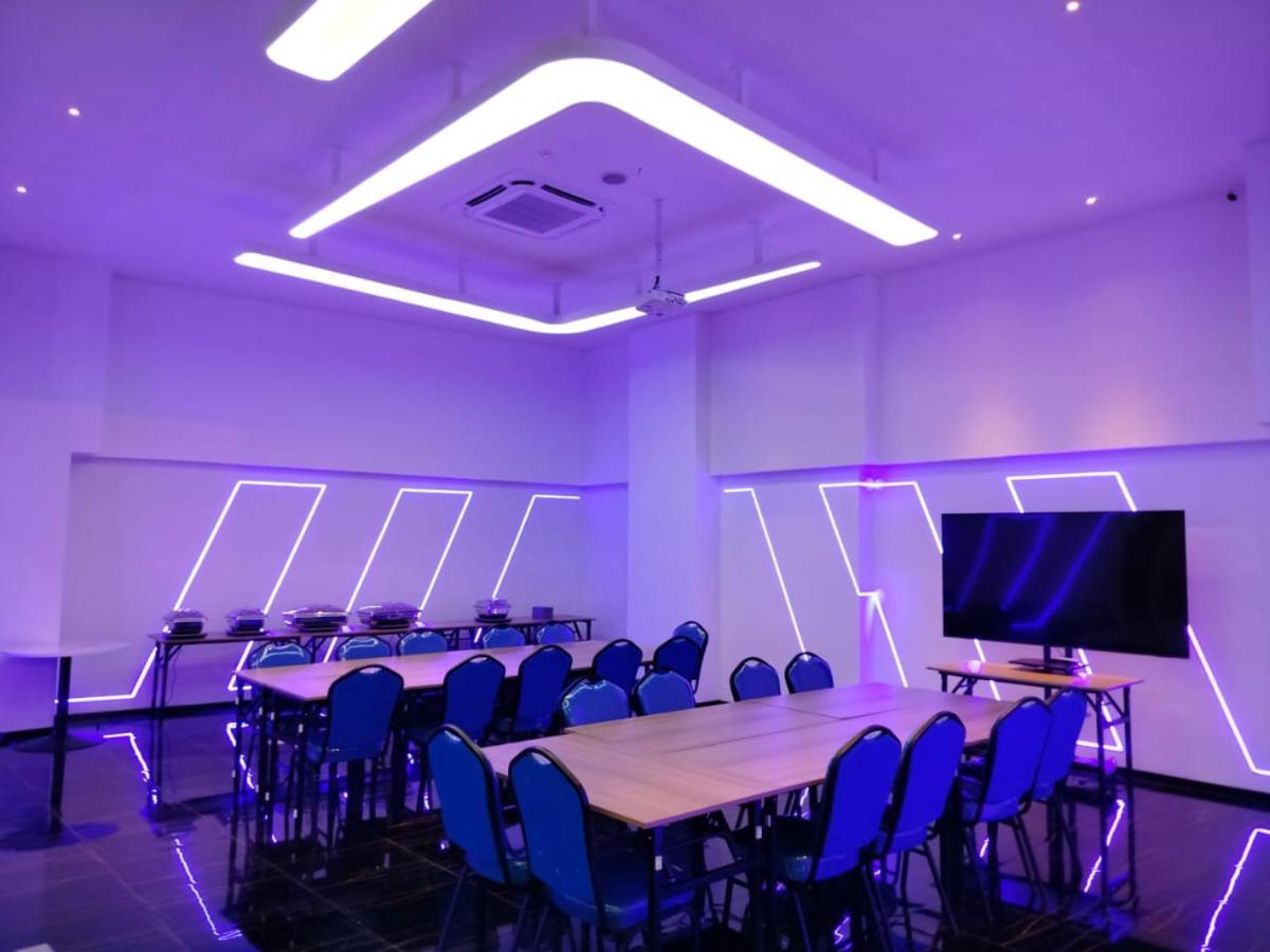 Moritz Biz Gandaria Hotel Jakarta Buitenkant foto